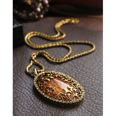 Sweet Fashion Style Amber Oval Shape Pendant Design Necklace For Women