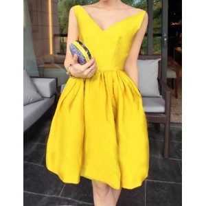 Sexy Women's V-Neck Solid Color Slimming Sleeveless Dress