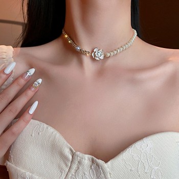 Elegant White Flower Crystal Choker Necklaces for Women