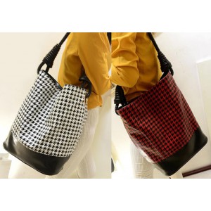 Retro Style Women's Shoulder Bag With Houndstooth and Rivets Design